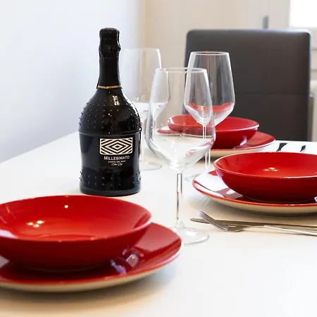Carracci House - Free Parking - Station - Center E Fiera Apartment