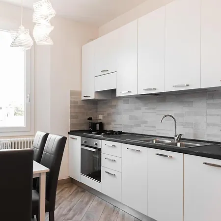 Carracci House - Free Parking - Station - Center E Fiera * Bolonia