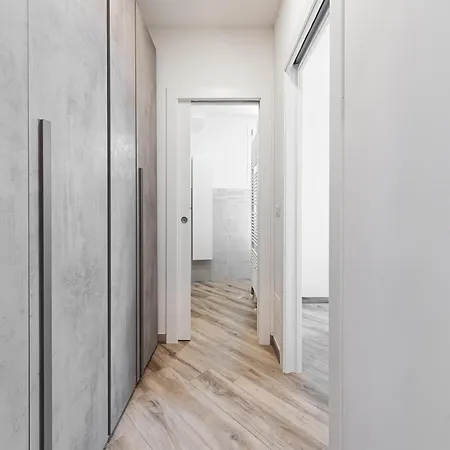 Carracci House - Free Parking - Station - Center E Fiera