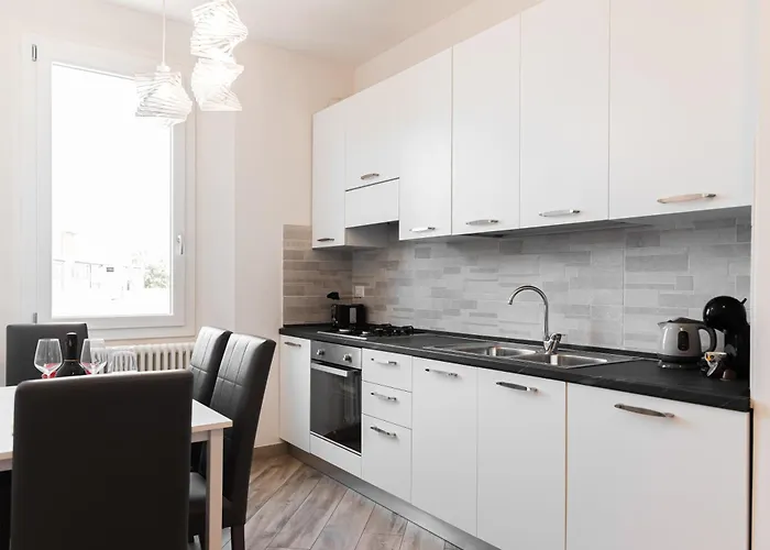 Carracci House - Free Parking - Station - Center E Fiera * בולוניה