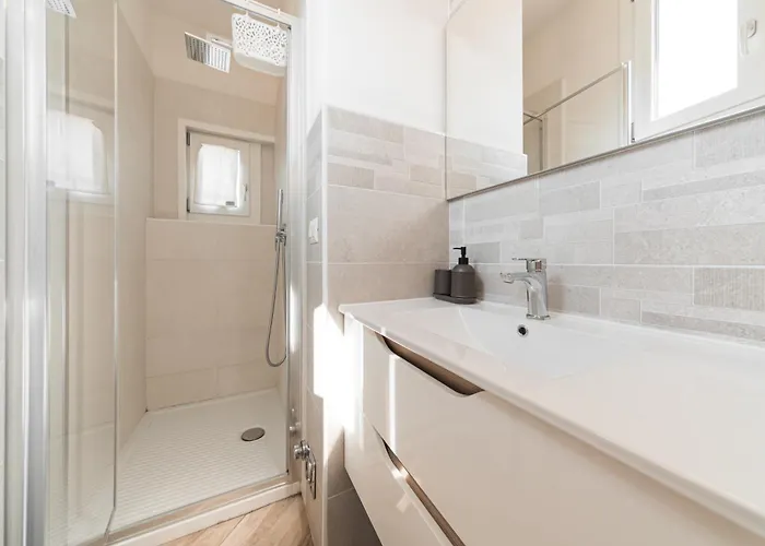 Carracci House - Free Parking - Station - Center E Fiera Apartamento Bolonha