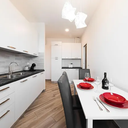 Carracci House - Free Parking - Station - Center E Fiera Apartment *