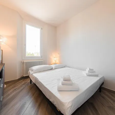 Carracci House - Free Parking - Station - Center E Fiera Apartment Bologna