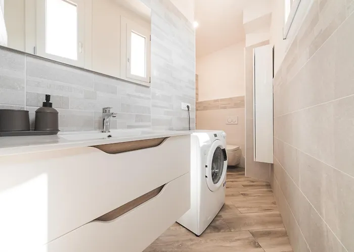 Carracci House - Free Parking - Station - Center E Fiera * بولونيا